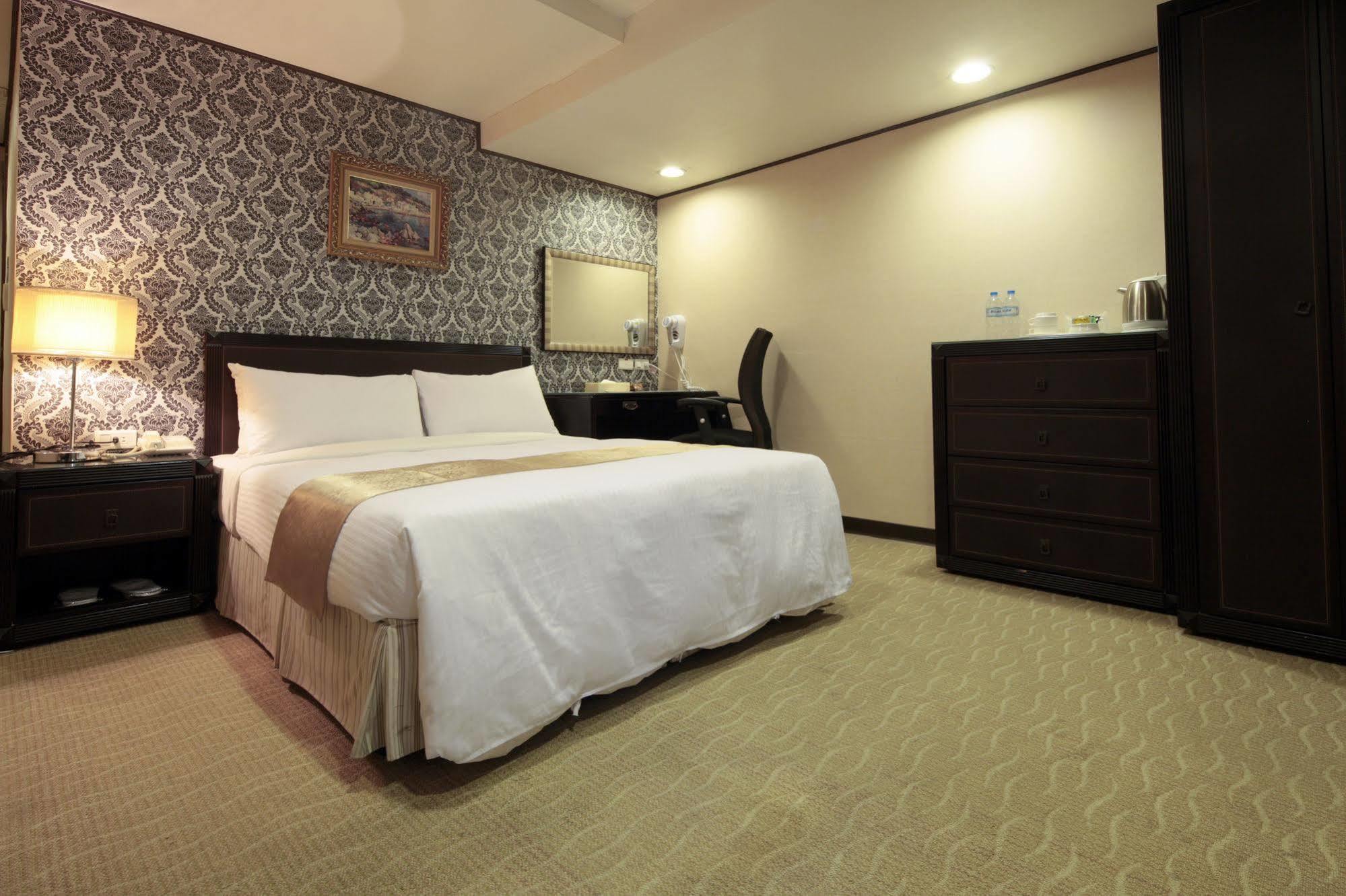 Lincoln Hotel تاينان المظهر الخارجي الصورة