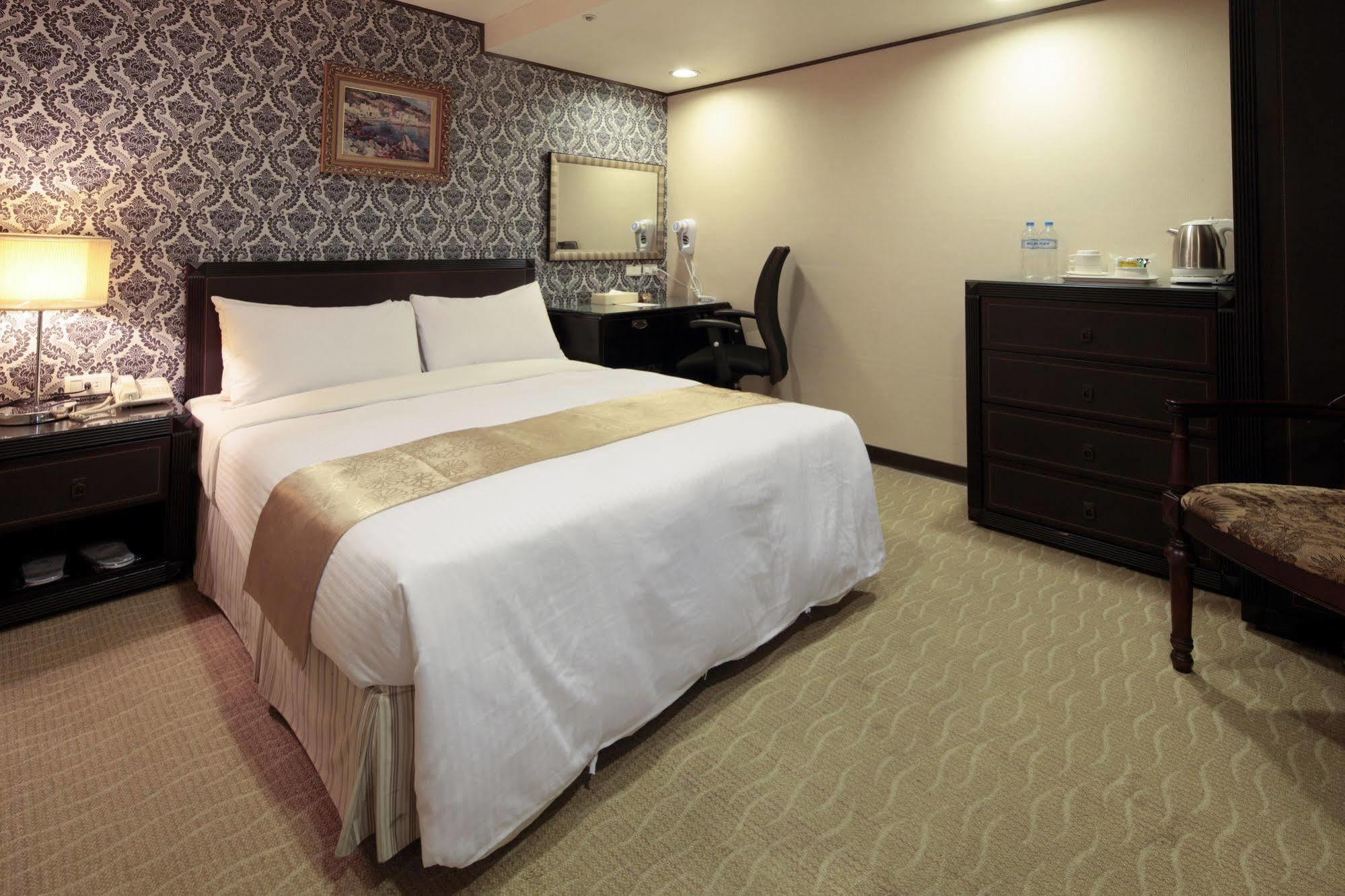 Lincoln Hotel تاينان المظهر الخارجي الصورة