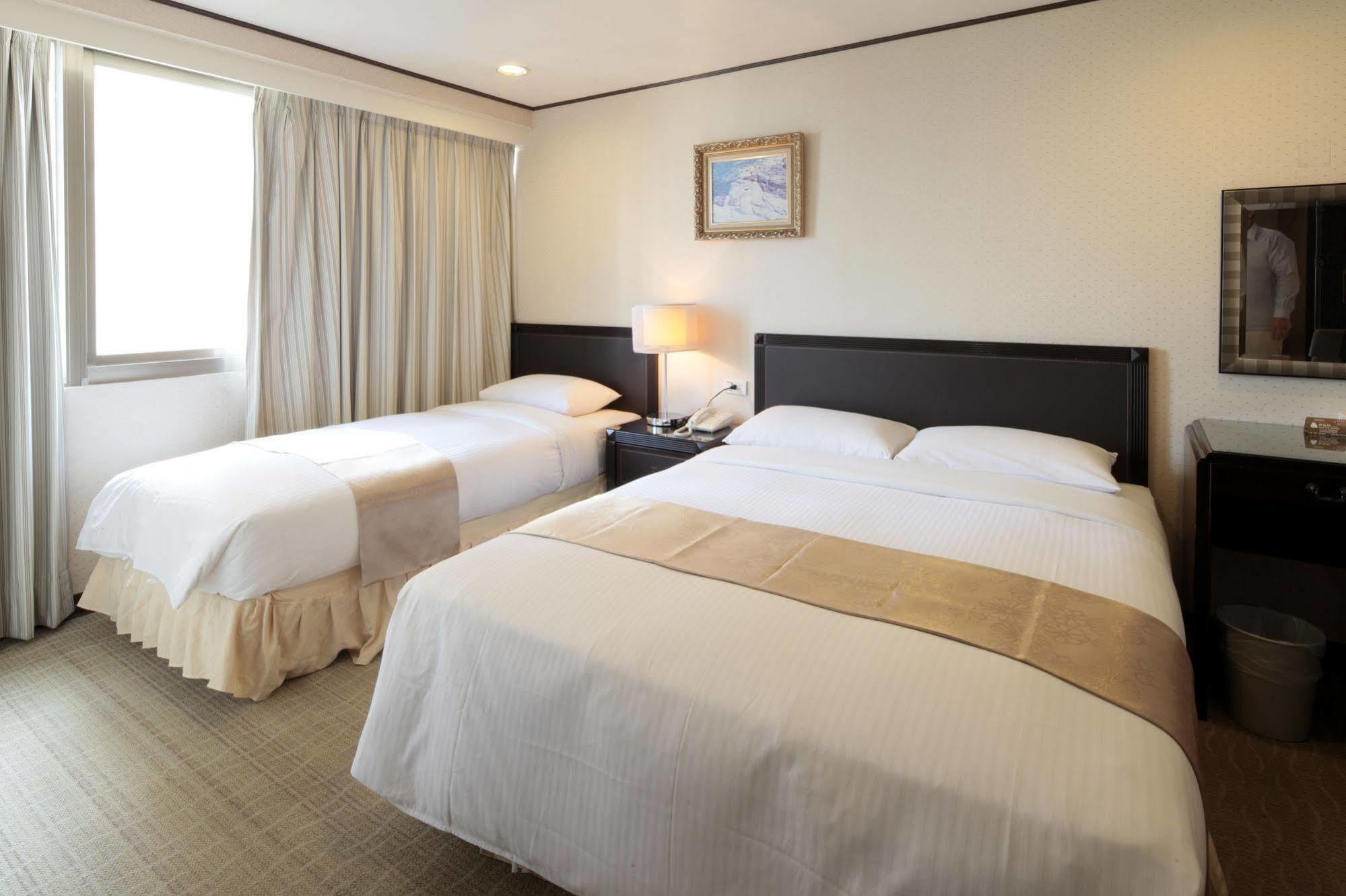 Lincoln Hotel تاينان المظهر الخارجي الصورة